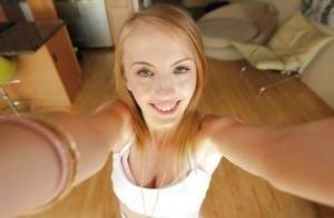 Teen Jenna Marie shows what she has under her cute white skirt on chickinfo.com