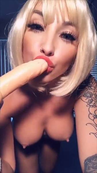 Austin Reign blonde dildo snapchat premium xxx porn videos on chickinfo.com