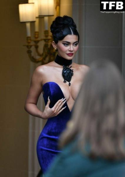 Busty Kylie Jenner Flaunts Her Deep Cleavage in Paris (54 Photos + Video) - city Paris on chickinfo.com