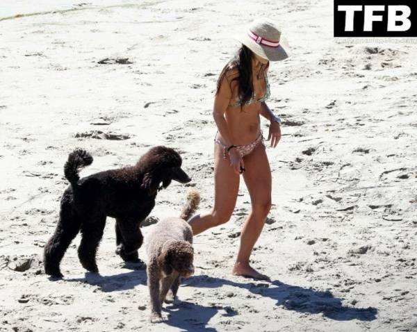 Jordana Brewster & Mason Morfit Enjoy the Morning on the Beach in Santa Barbara on chickinfo.com