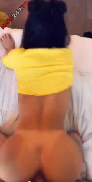 Mia Screams hard fucked on bed snapchat premium xxx porn videos on chickinfo.com