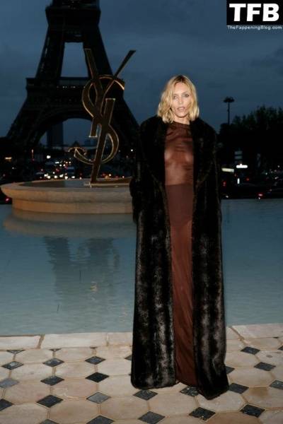 Anja Rubik Flashes Her Nude Tits at the Saint Laurent Womenswear Show in Paris - city Paris on chickinfo.com