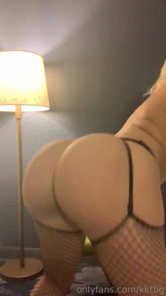 KRISTEN KINDLE Garter Stockings & Lots of booty claps onlyfans porn videos on chickinfo.com