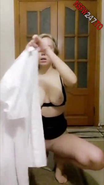 Daisy Shai striptease & pussy play on the floor snapchat premium xxx porn videos on chickinfo.com