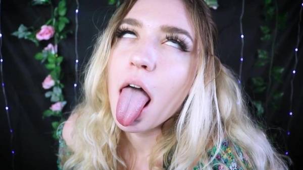 Rose ASMR - Sexy ahegao on chickinfo.com