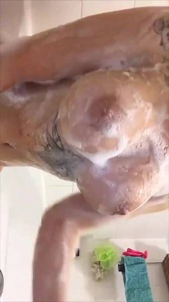 Stacey Carlaa naked bathtub teasing snapchat premium xxx porn videos on chickinfo.com
