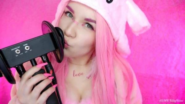 Kitty Klaw ASMR - 23 February 2022 - Licking and Mouth sounds on chickinfo.com