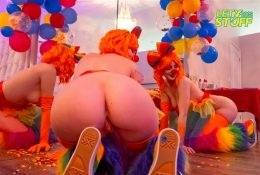 Lety Does Stuff Nudes Clowns Around Leaked on chickinfo.com