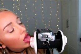 GwenGwiz ASMR Ear Licking and Sucking on chickinfo.com