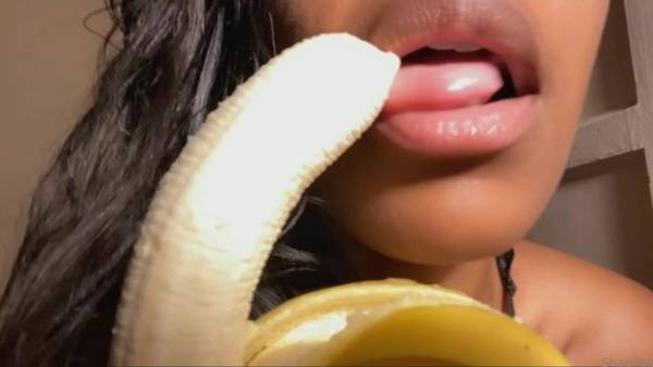 Crishhh ASMR - Slow Sensual Sucking Banana and Touching on chickinfo.com