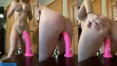 Babe Busty Girl Carrot Cake Fucks Pink Dildo on chickinfo.com