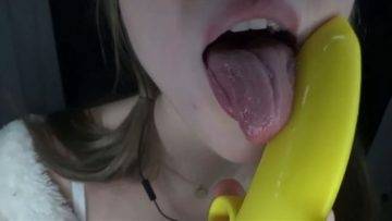 Peas And Pies Nude Banana Blowjob Video Leaked on chickinfo.com