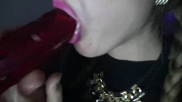 Peas and Pies ASMR - bright lipstick bj - deep throat, side view, countdown on chickinfo.com