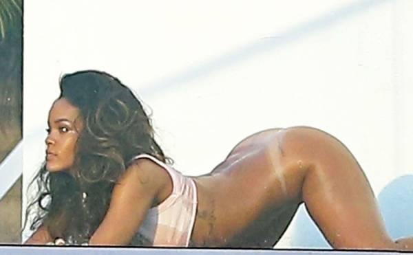 Rihanna Sexy on chickinfo.com