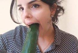 Jessy ASMR Cucumber Sucking Sounds Video Leaked on chickinfo.com