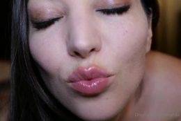 Orenda ASMR Close Up Kisses Video Leaked on chickinfo.com