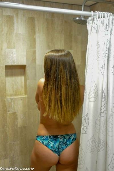 Kendra Rowe (cassiebbyxo, kendraarowe) Nude OnlyFans Leaks (5 Photos) on chickinfo.com