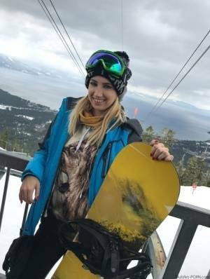 Blonde teens with nice smiles Kristen Scott & Sierra Nicole take to ski slopes on chickinfo.com