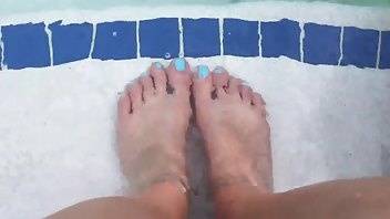 Annah12 underwater toes 2018_07_21 - OnlyFans free porn on chickinfo.com