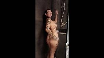 Monte Luxe Sneak the shower - OnlyFans free porn on chickinfo.com