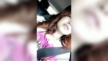 Dulcemariaa - Playing In The Car on chickinfo.com