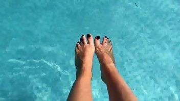 Ashley Emma swimming pool foot - OnlyFans free porn on chickinfo.com