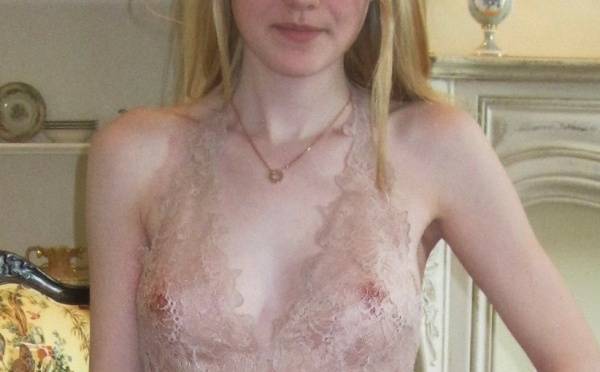 Dakota Fanning Sexy on chickinfo.com