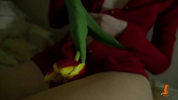 REDHEAD FOXY SENSUALITY OF FLOWERS NSFW PATREON TEASER VIDEO on chickinfo.com