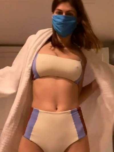 Nude Tiktok Leaked Jessica Alba shaking her fat ass on chickinfo.com