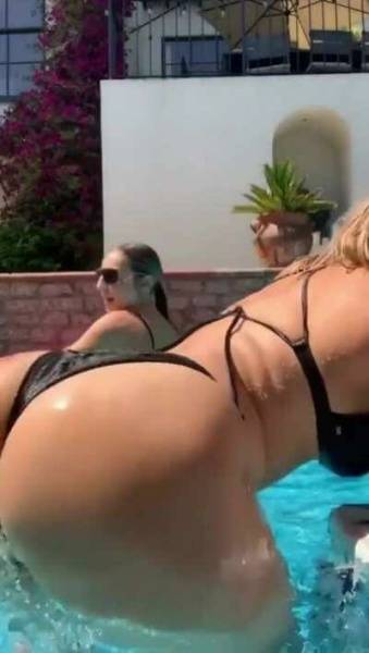 Nude Tiktok Leaked Scarlett Johansson on her knees 26 what an ass on chickinfo.com