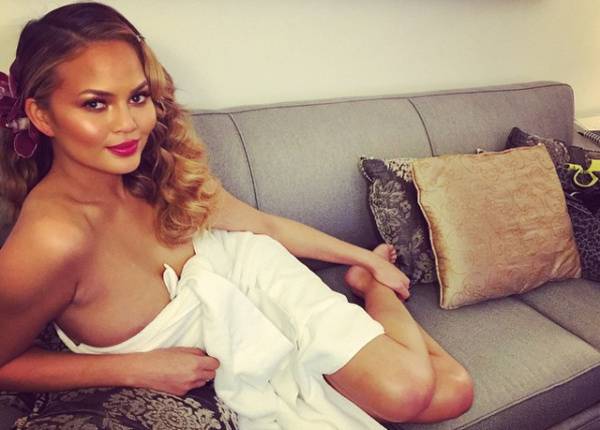 Chrissy Teigen Sexy on chickinfo.com