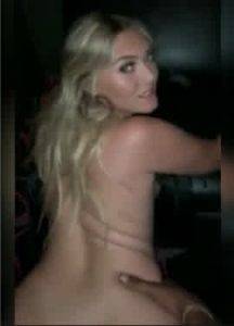 Fucking a blonde right in the club on chickinfo.com
