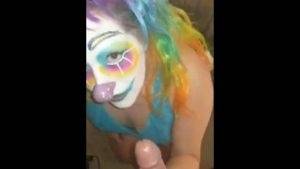 Fast Clown Licking on chickinfo.com