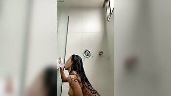 Andrea Montoya shower show on chickinfo.com