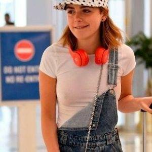 Delphine KIERNAN SHIPKA FLAUNTS HER HARD NIPPLES AND TIGHT STOMACH on chickinfo.com