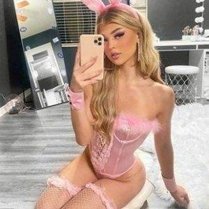 Delphine LOREN GRAY BOUNCES HER NAUGHTY BUNNY BUTT on chickinfo.com