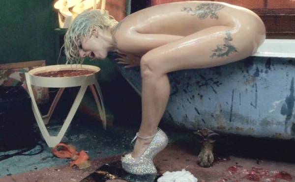 Lady Gaga Nude on chickinfo.com