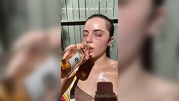 Kyliexquinn a smidge of foot action and my sweaty ass boomerangin onlyfans leaked video on chickinfo.com