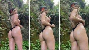 Sara Jean Underwood C3A2E282ACE2809C Shooting deep in the jungle on chickinfo.com