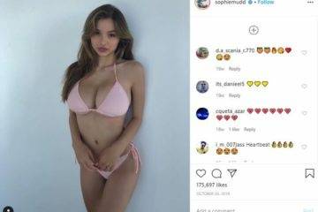 Sophie Mudd Nude Tease Eating Video on chickinfo.com