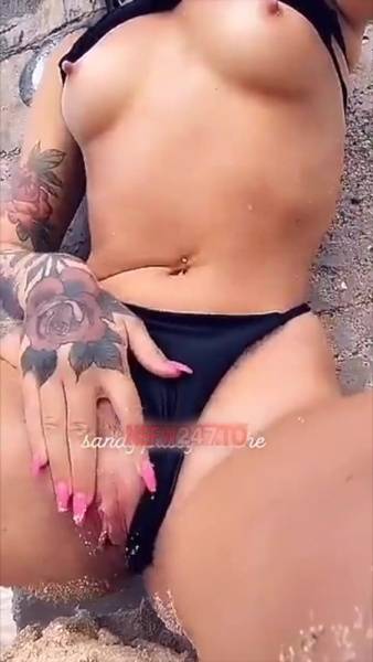 Madeleine Ivyy boobs & pussy flashing on public beach snapchat premium xxx porn videos on chickinfo.com
