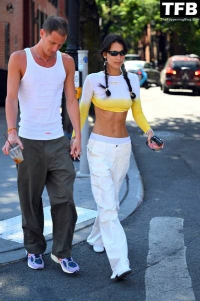 Braless Bella Hadid Steps Out with Marc Kalman for a Walk in NYC on chickinfo.com