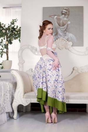 Solo model Ella Hughes releases her nice ass from vintage lingerie on chickinfo.com