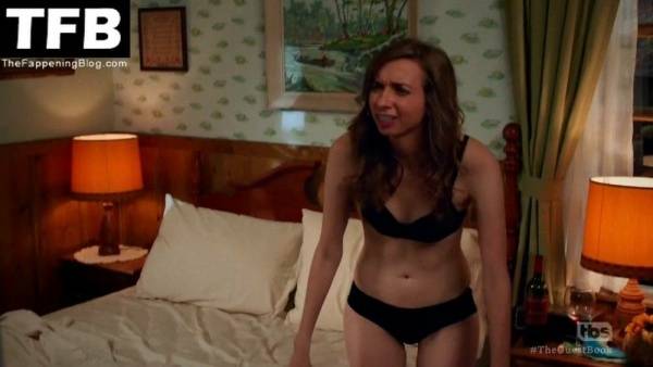 Lauren Lapkus Nude & Sexy Collection on chickinfo.com