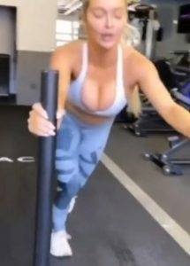 Lindsey Pelas sexy workout on chickinfo.com