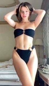 Lea Elui sexy black bikini on chickinfo.com