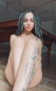 Luna Benna Nude TikTok video on chickinfo.com