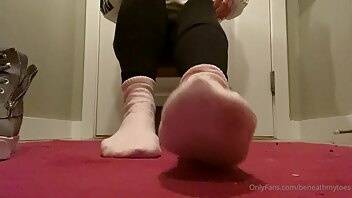 Beneathmytoes so cold outside so warm in my these shoes onlyfans leaked video on chickinfo.com