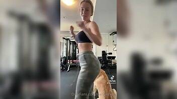 Daisykeech do you workout love talk to about it in my messages on chickinfo.com