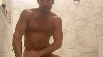 Thejohnnycastle come join me in the shower on chickinfo.com